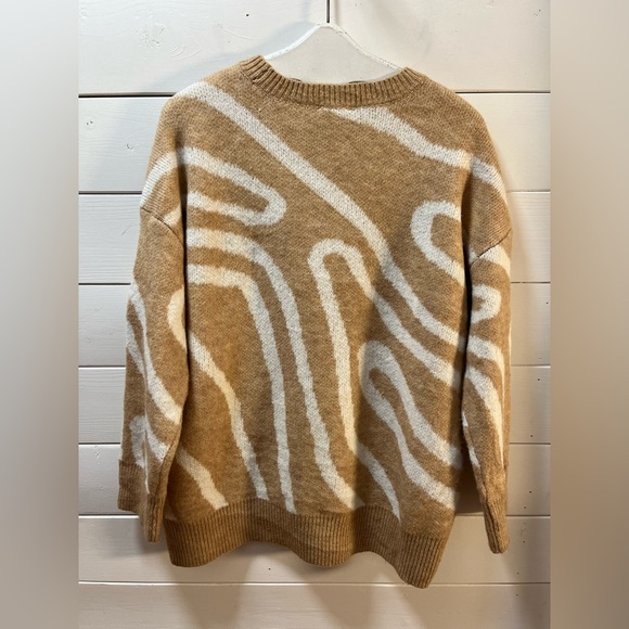 JODIFL – Beige & White Abstract Knit Sweater – Size 1X - Picture 6 of 8